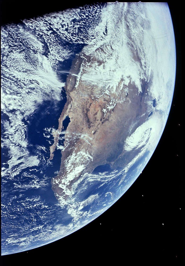 apollo16_earth_northamerica.jpg (244551 bytes)